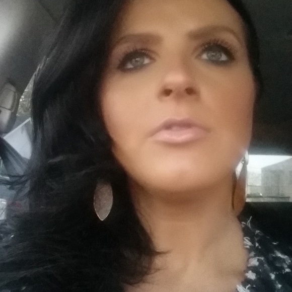 Meet your Posher, Cristina - Picture 1 of 1